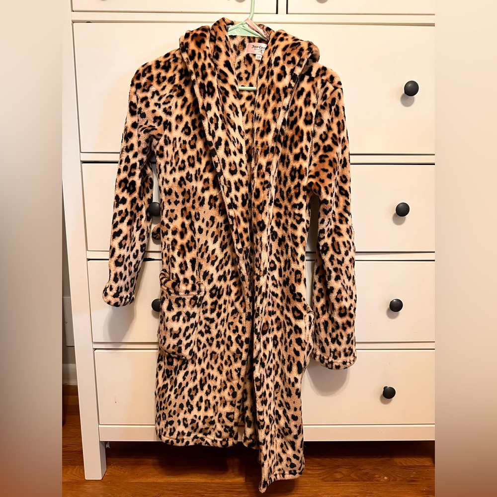HOODED JUICY COUTURE ROBE